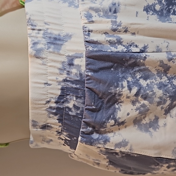 TRIXXI Women's Small Tie Dye shorts bermudas Elastic waistine White Blue - Picture 5 of 17